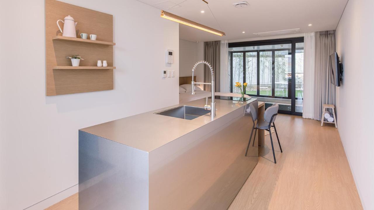 Albescent Poolvilla Gyeongju Bagian luar foto