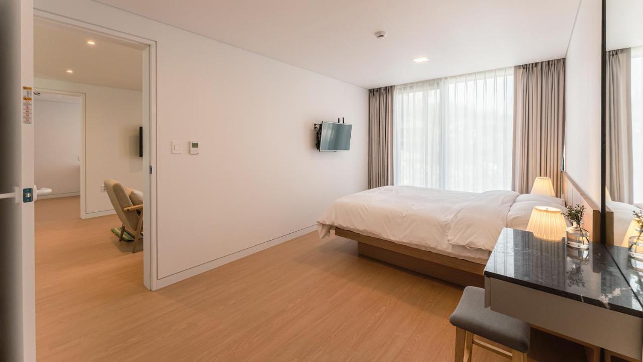 Albescent Poolvilla Gyeongju Bagian luar foto